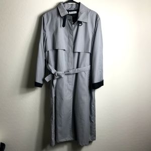 Contemporary Classics Gray Tench Coach size 12